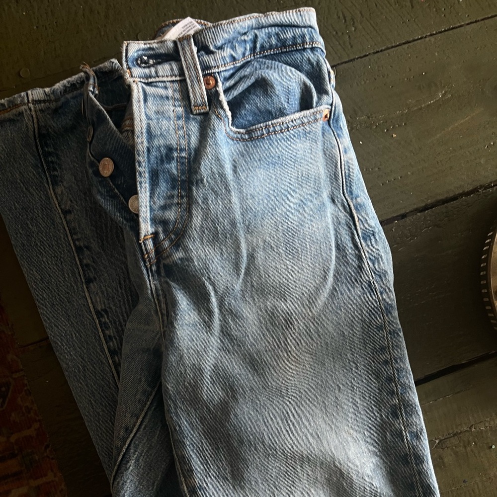 Levi’s Wedgie Straight Leg Jean